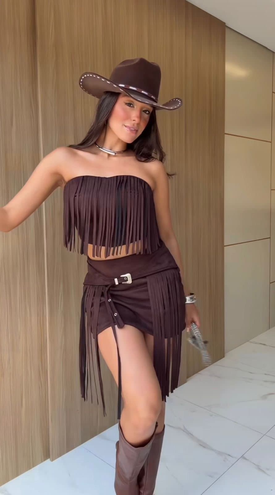 Conjunto Suede de Franjas com Fivela