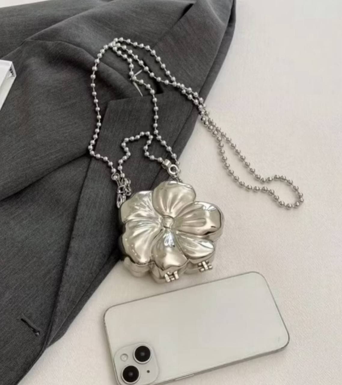 Bolsa Mini Clutch Flor Prata