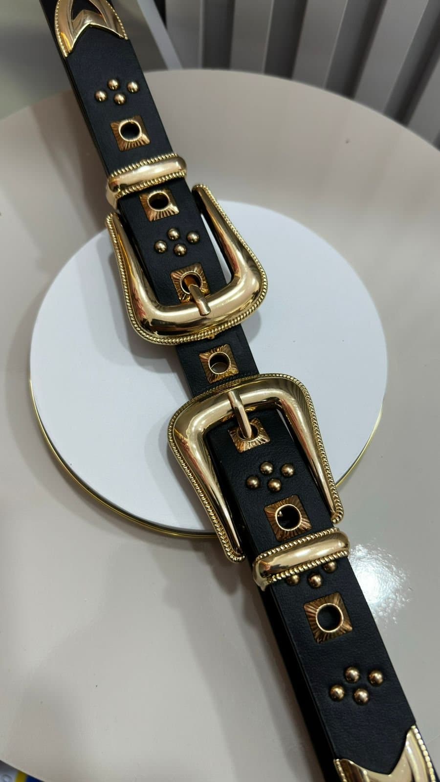 Cinto 2 Fivelas Detalhes Quadrados Fivela Lisa Dourada