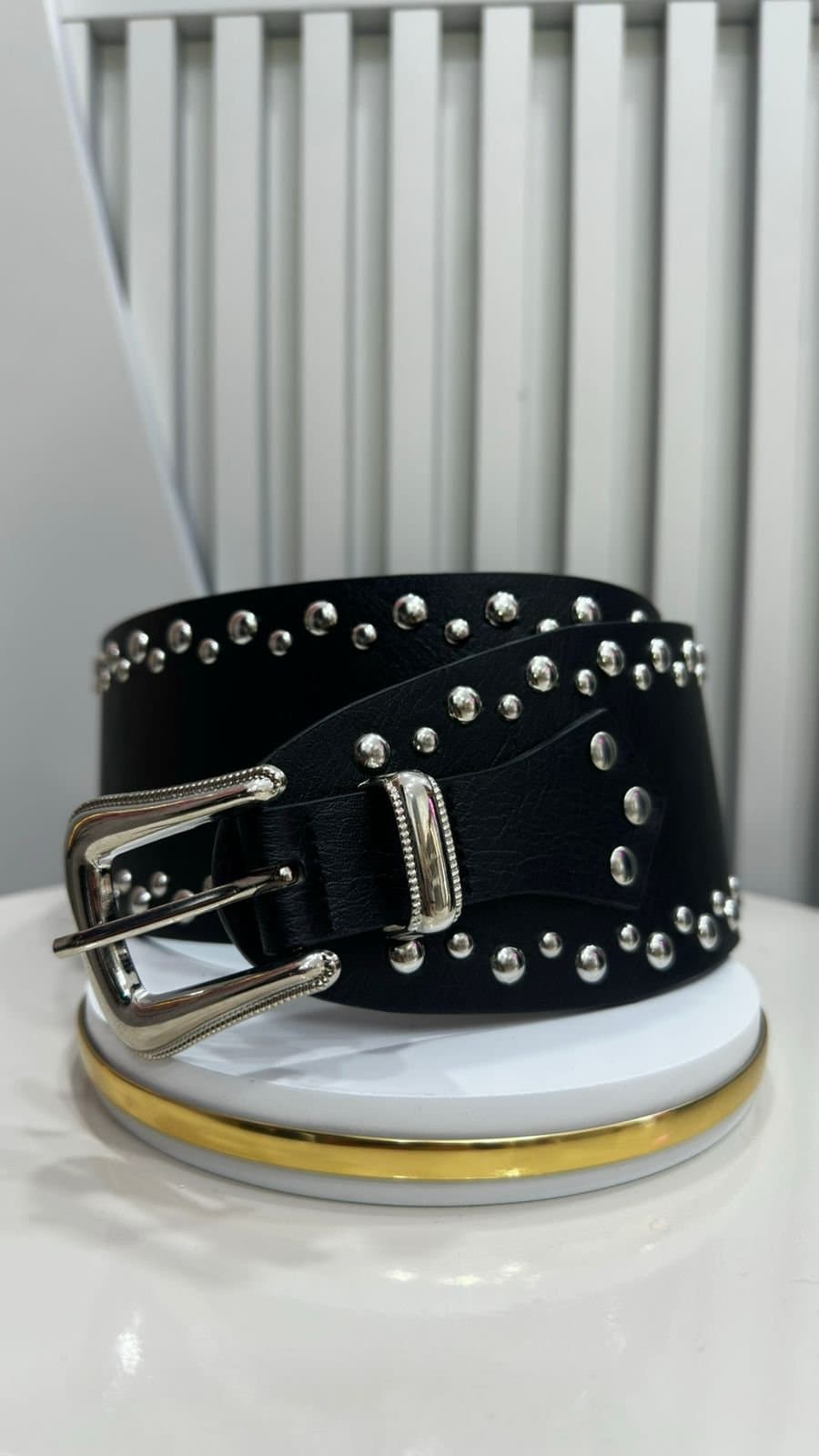 Cinto Preto Largo com Tachinhas Prata