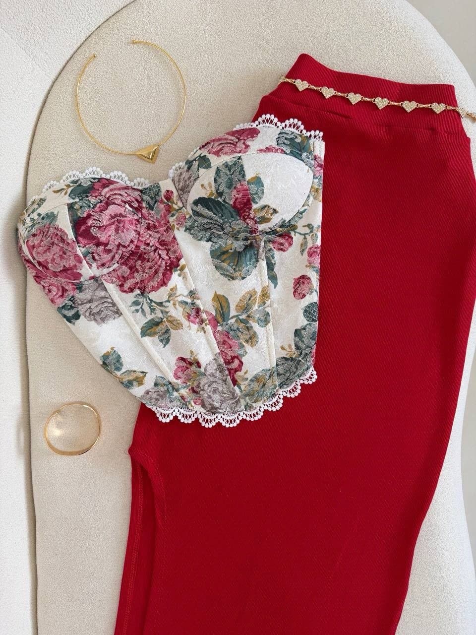 Cinto Corrente Coração com Strass Dourado