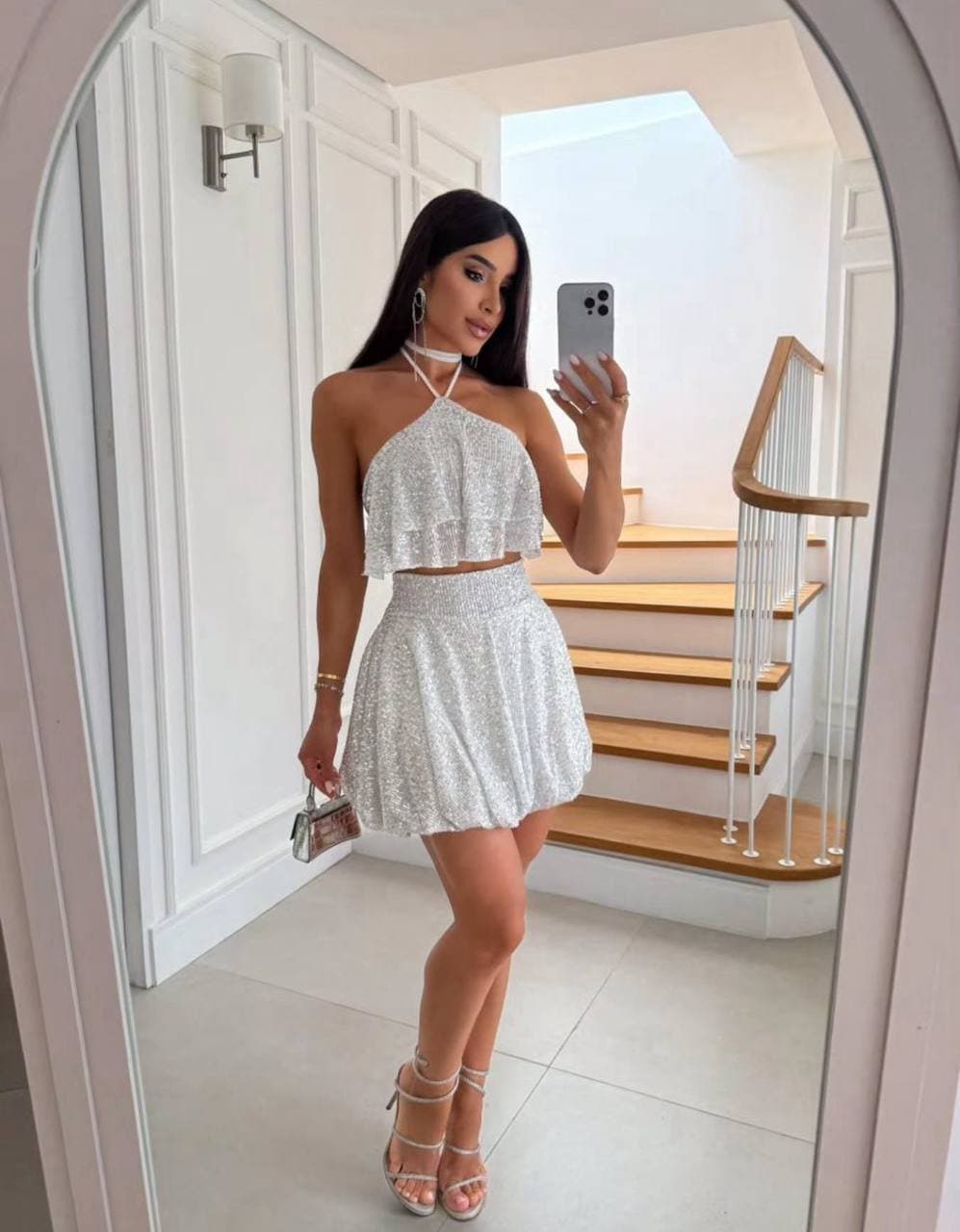 Saia Paetês Livia Branco