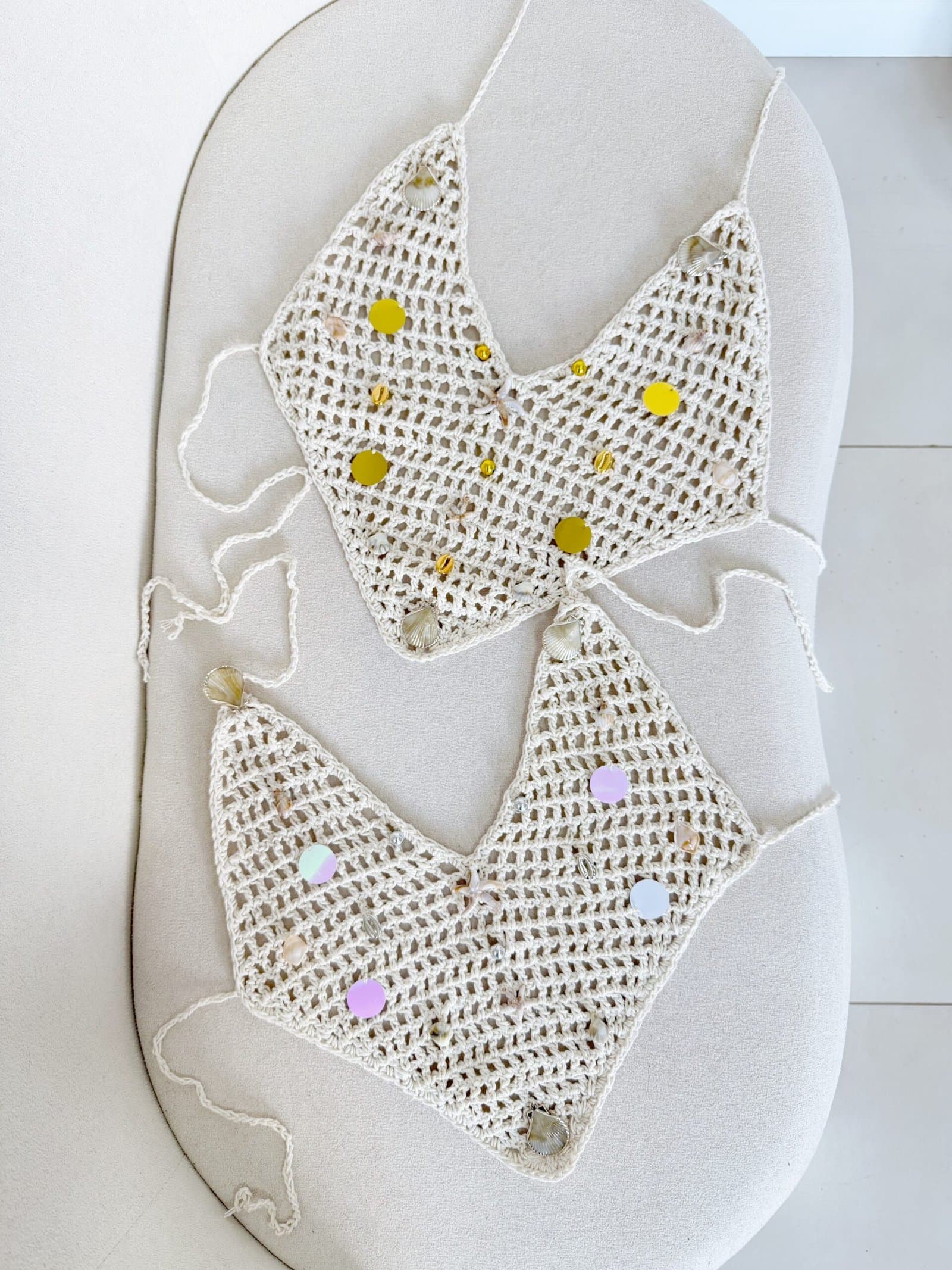 Cropped Crochê Karen Com Aplicação