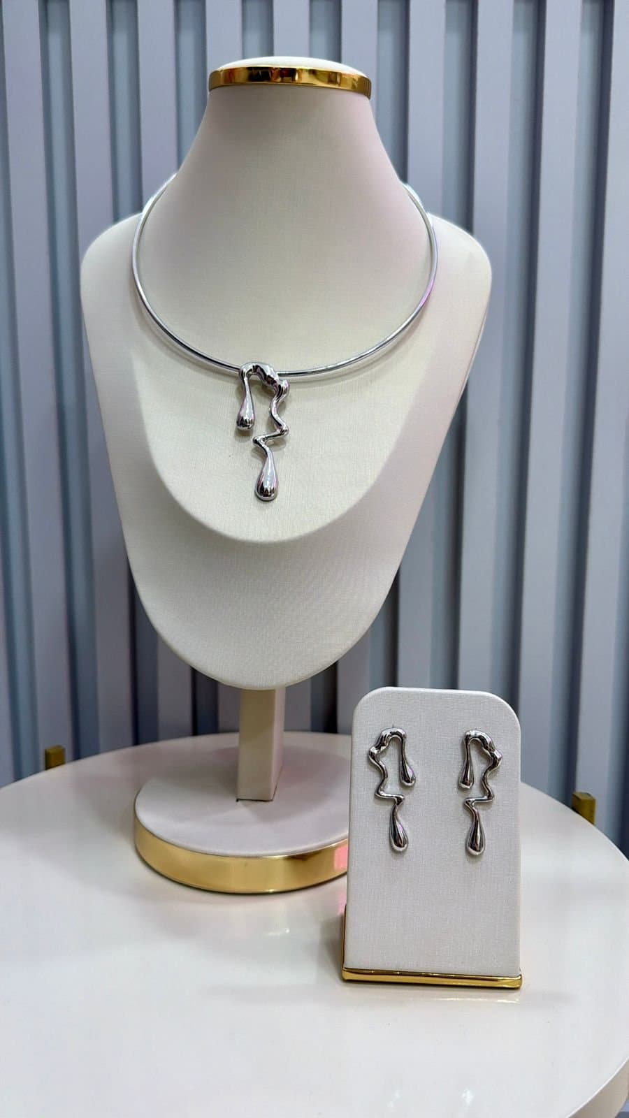 Conjunto de Colar Choker + Brinco Trovão