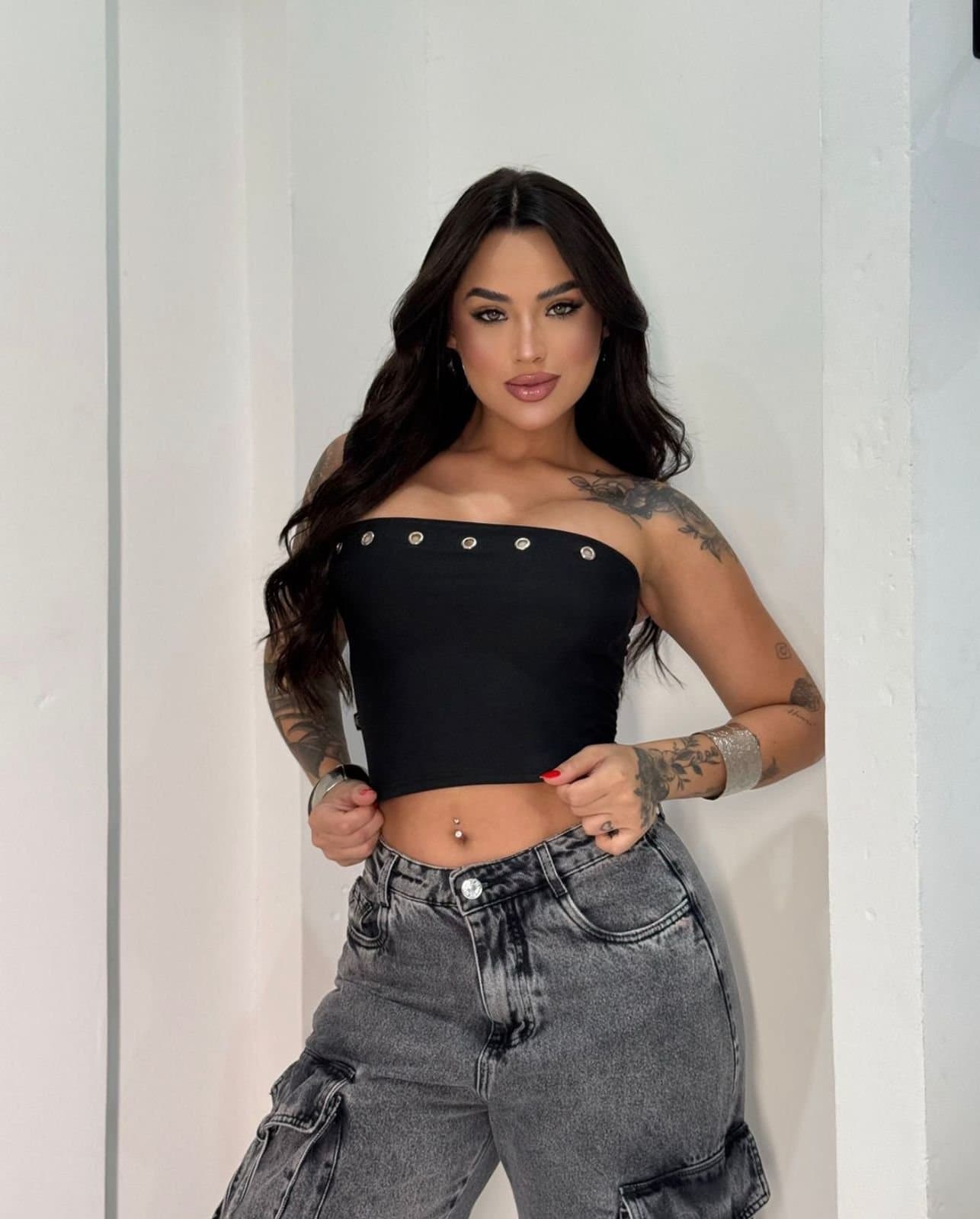 Cropped Faixa Tube com Ilhós