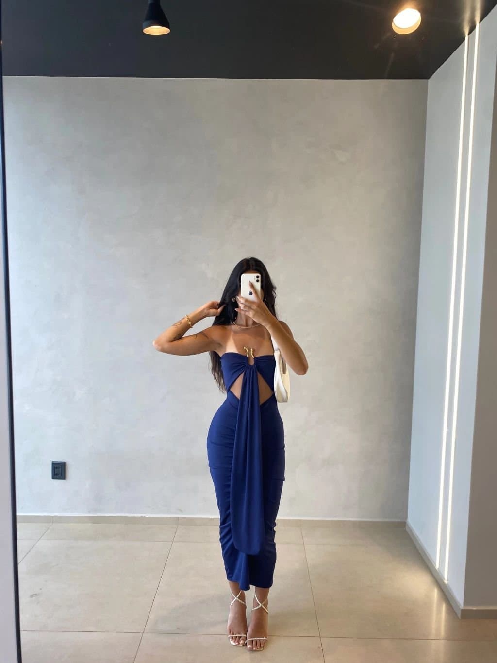 Vestido Longo com Argola Dourada Busto