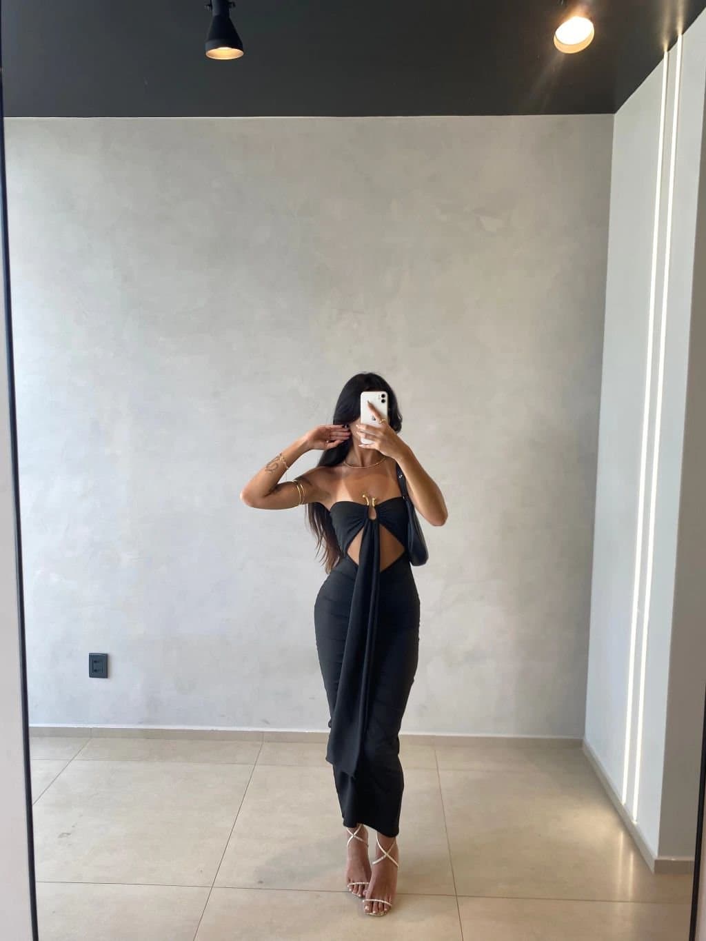 Vestido Longo com Argola Dourada Busto