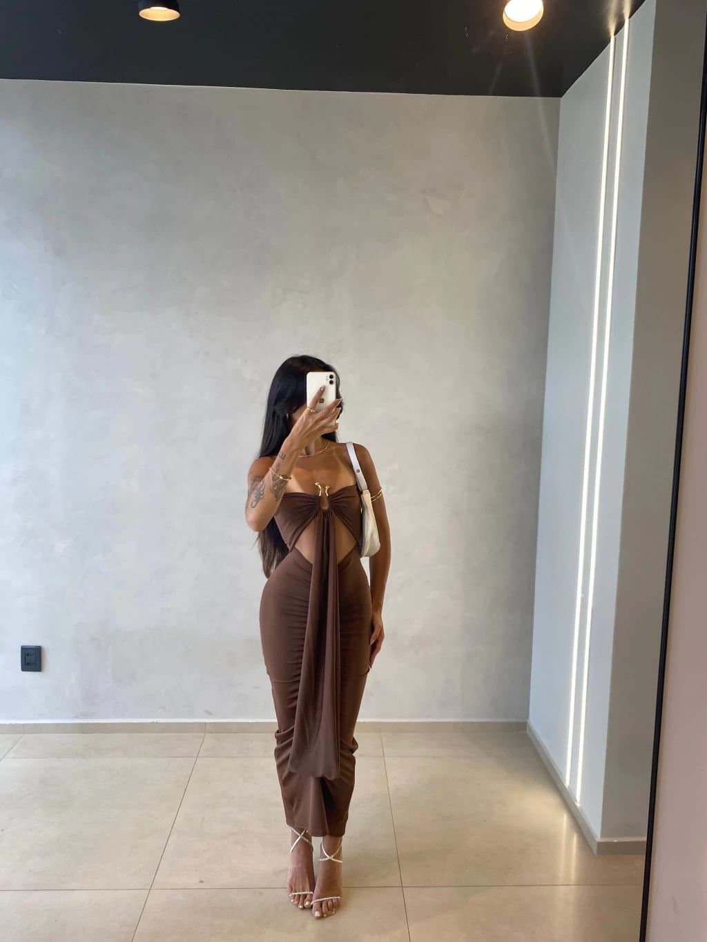 Vestido Longo com Argola Dourada Busto