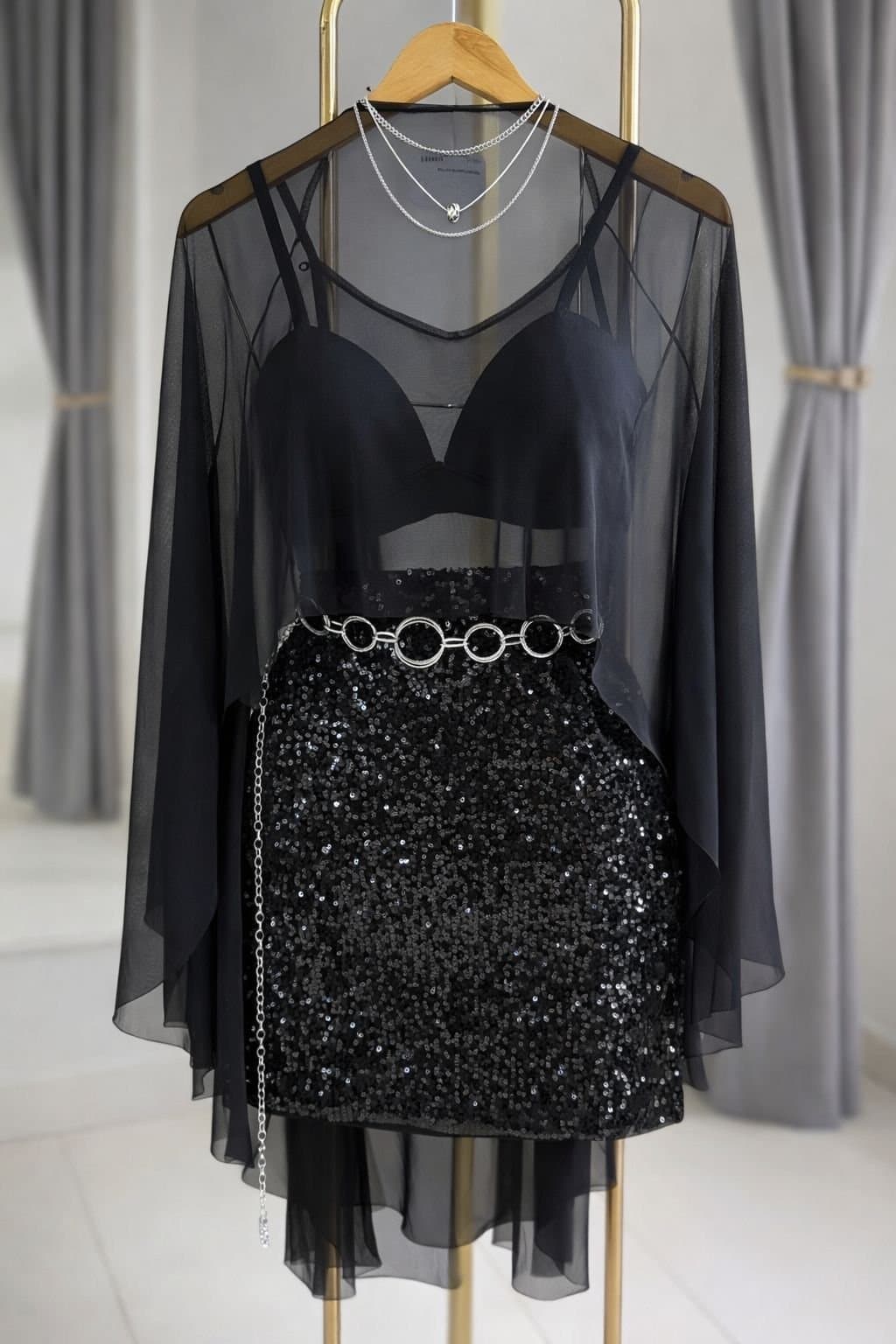 Capa de Tule Alongada