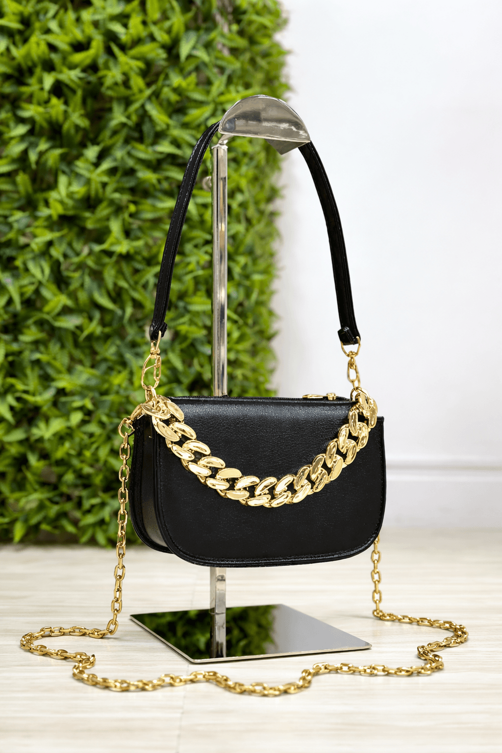 Bolsa Crossbody com Corrente Grumet Grossa