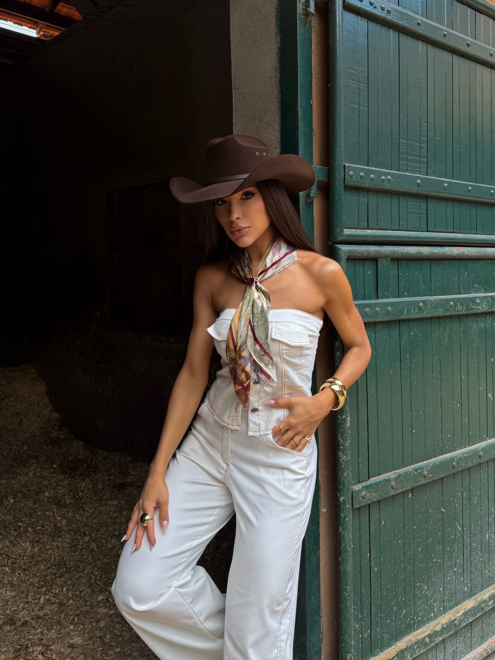 Conjunto Greta - Top sem Alças de Botões e Calça Branco