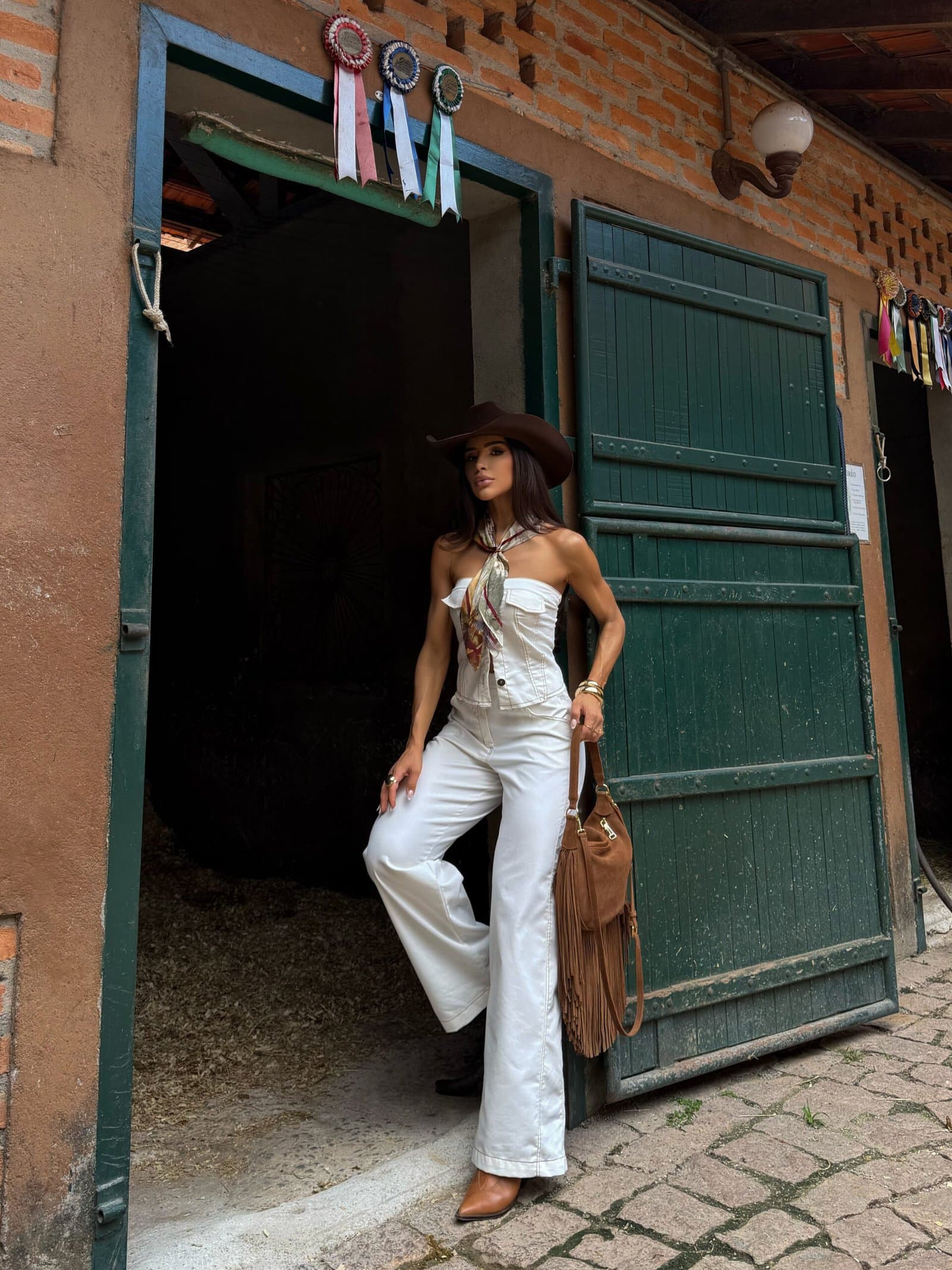 Conjunto Greta - Top sem Alças de Botões e Calça Branco