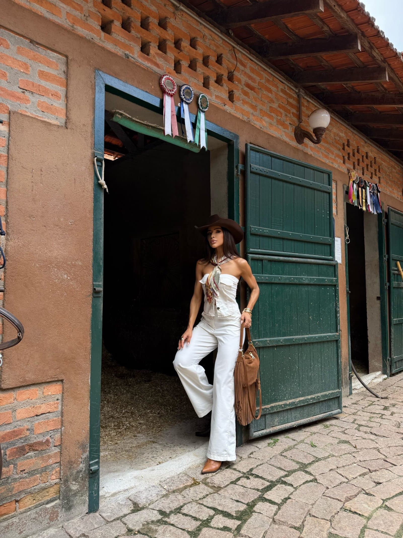 Conjunto Greta - Top sem Alças de Botões e Calça Branco