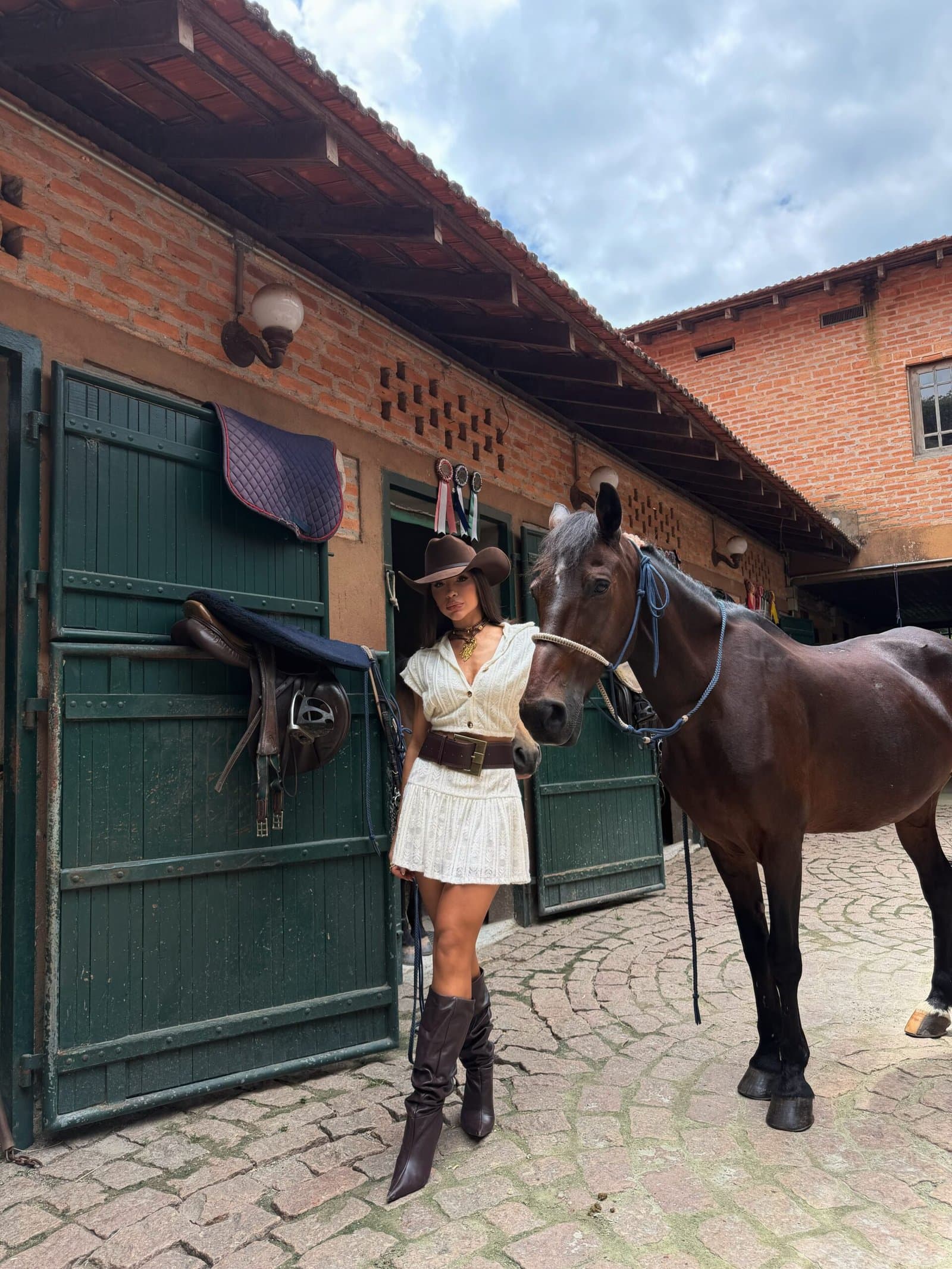 Conjunto Palloncina - Top de Botões e Saia Cintura Alta Branco