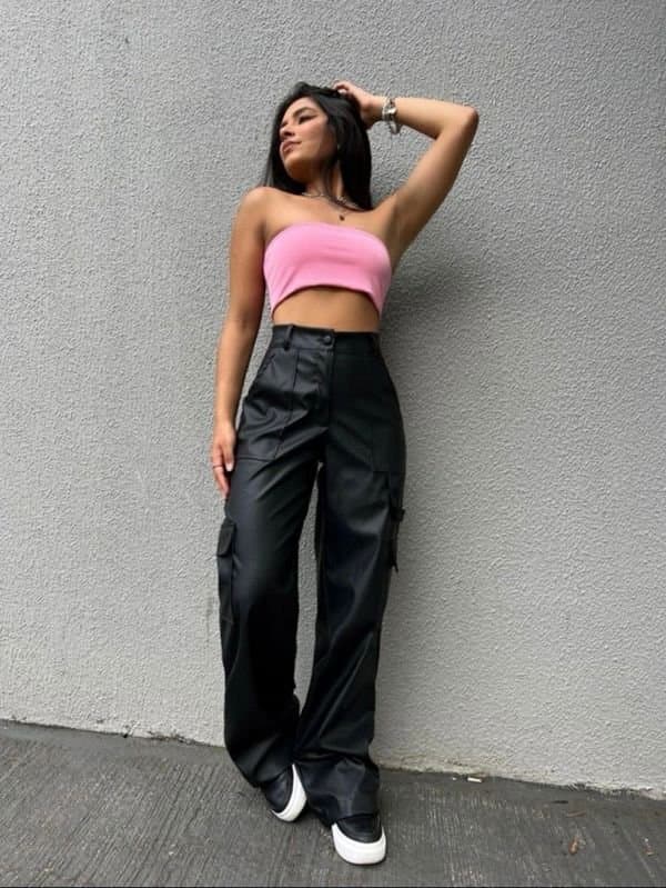 Calça Wide Leg Courino Cargo Preta