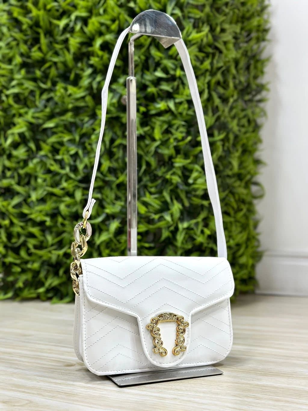 Bolsa Média Estrutura Amélia com Alça Lateral Fixa