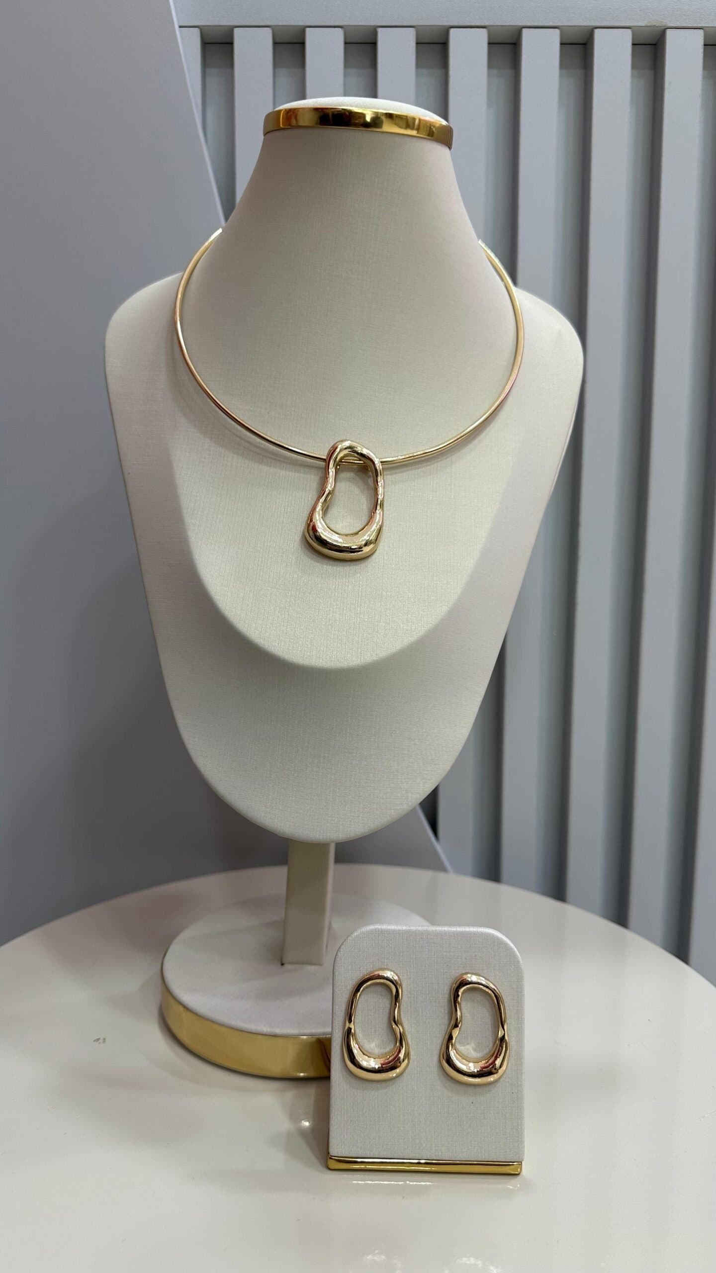 Conjunto de Colar Choker + Brinco Orgânico