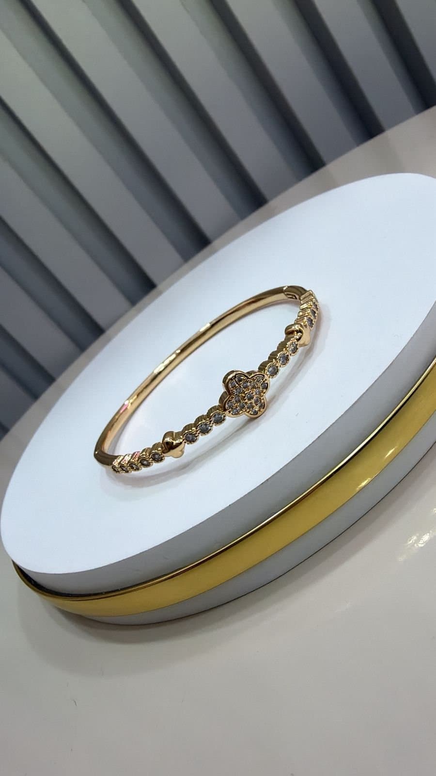 Bracelete Virgínia Strass Dourado