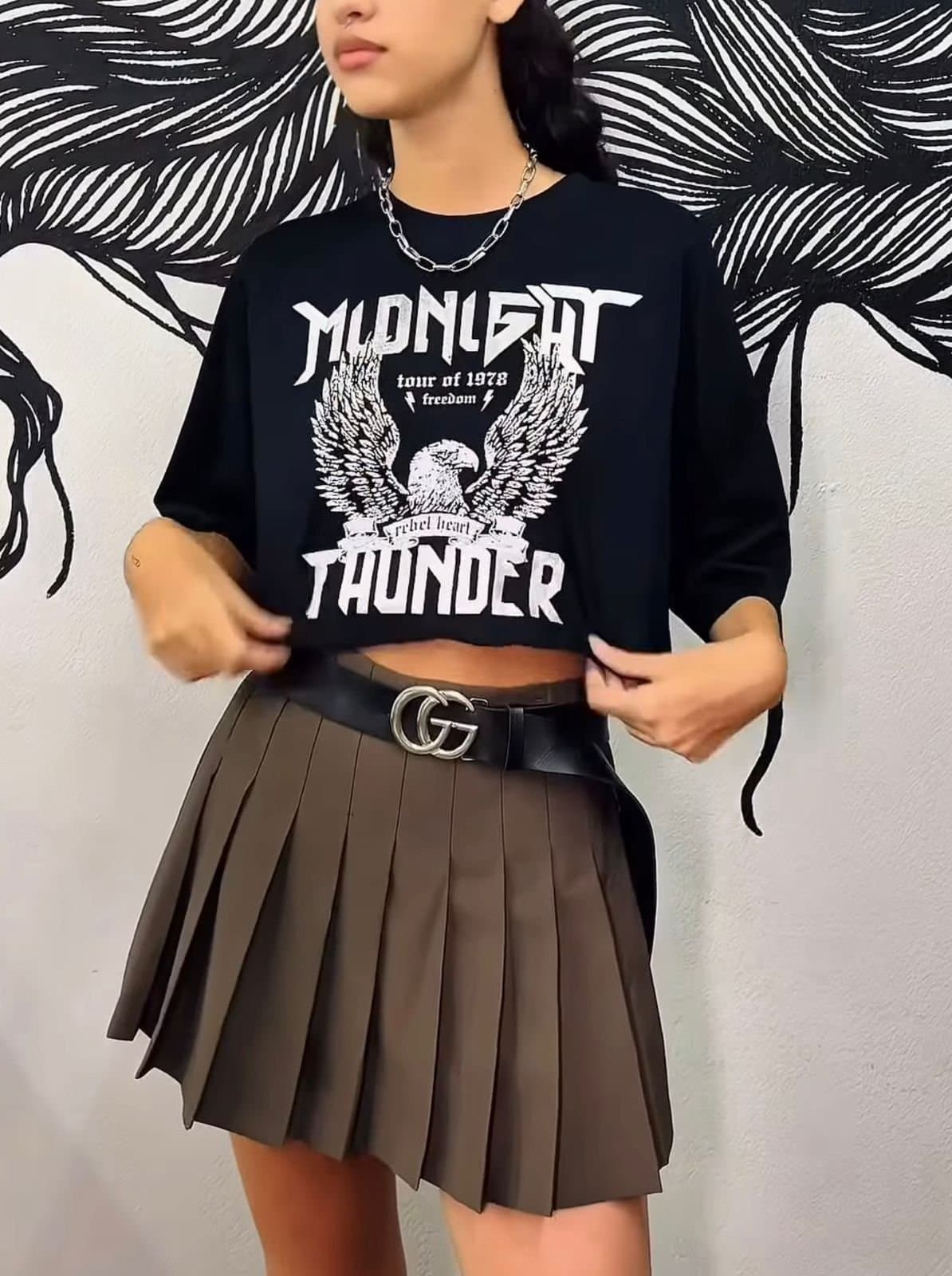 Cropped T-shirts Águia Metalizada Preto