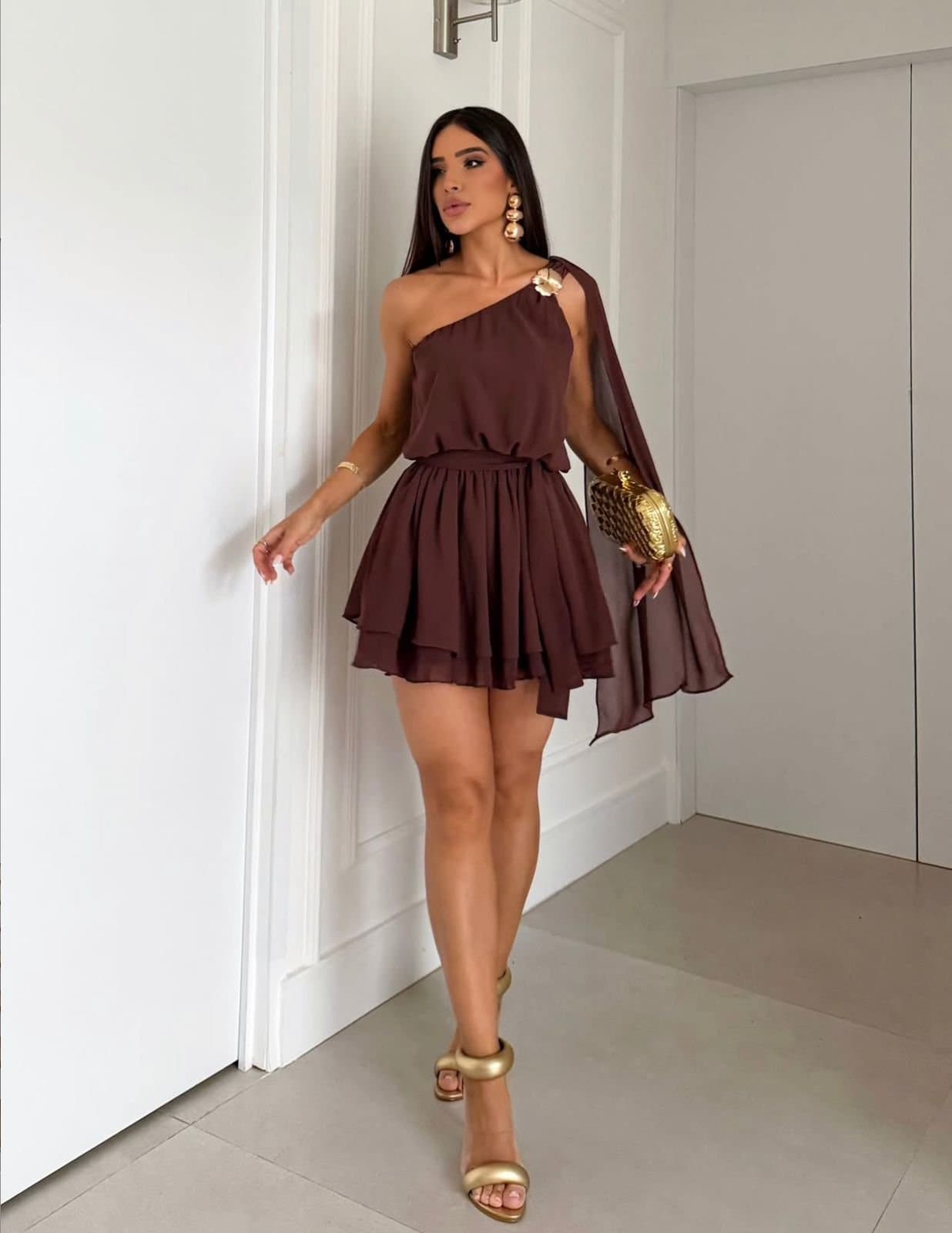 Vestido/macaquinho Manga Única Flor Chiffon