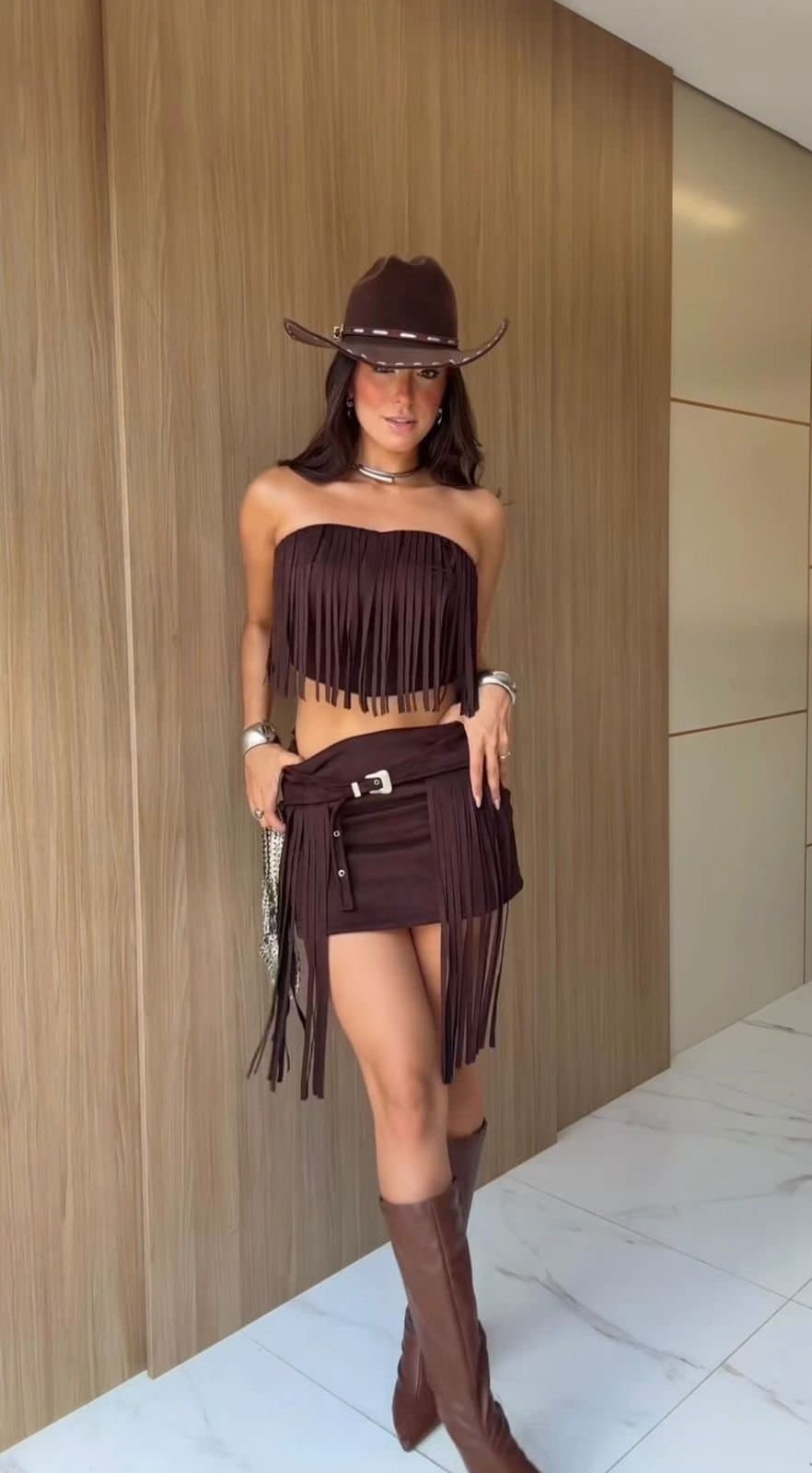 Conjunto Suede de Franjas com Fivela