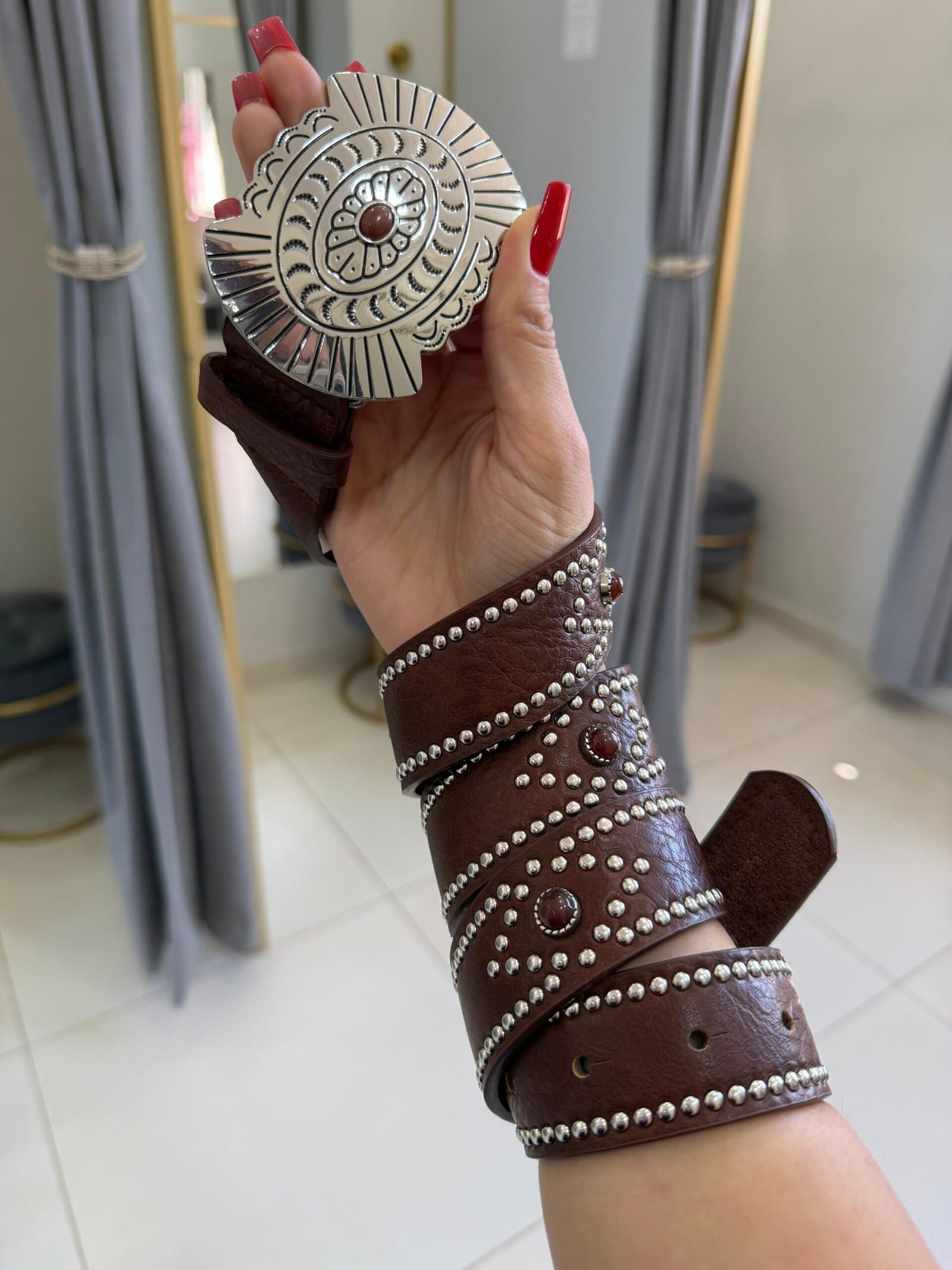 Cinto Fivela Diferenciada Prata Bolinha