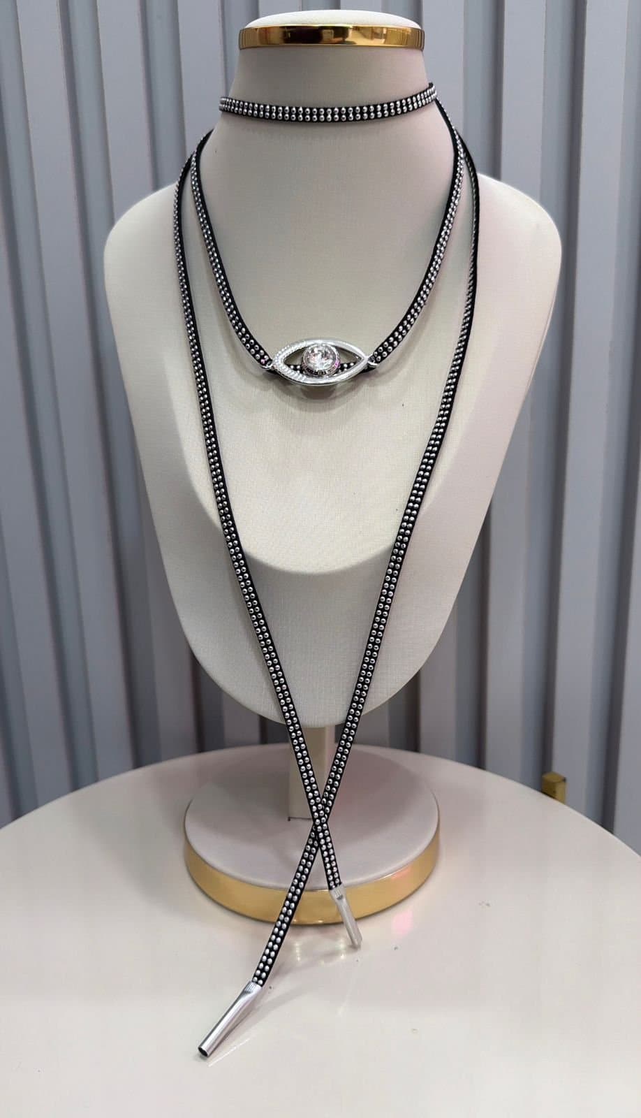 Colar Choker Gravatinha Country Olho