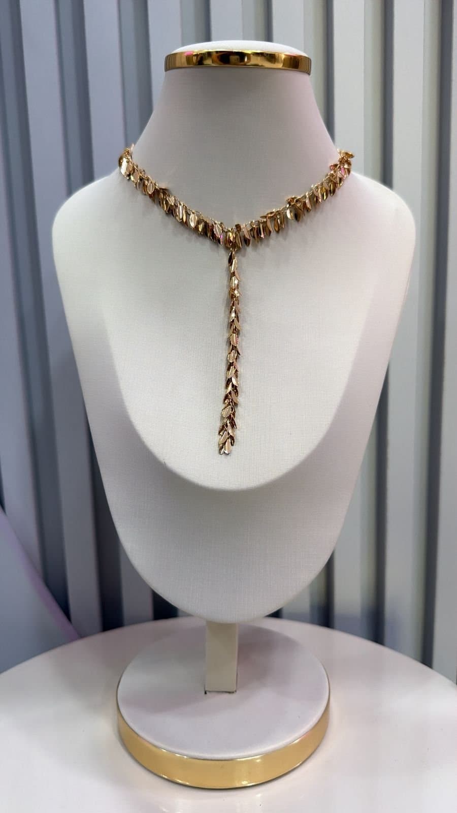 Colar Alongado Dourado Estela