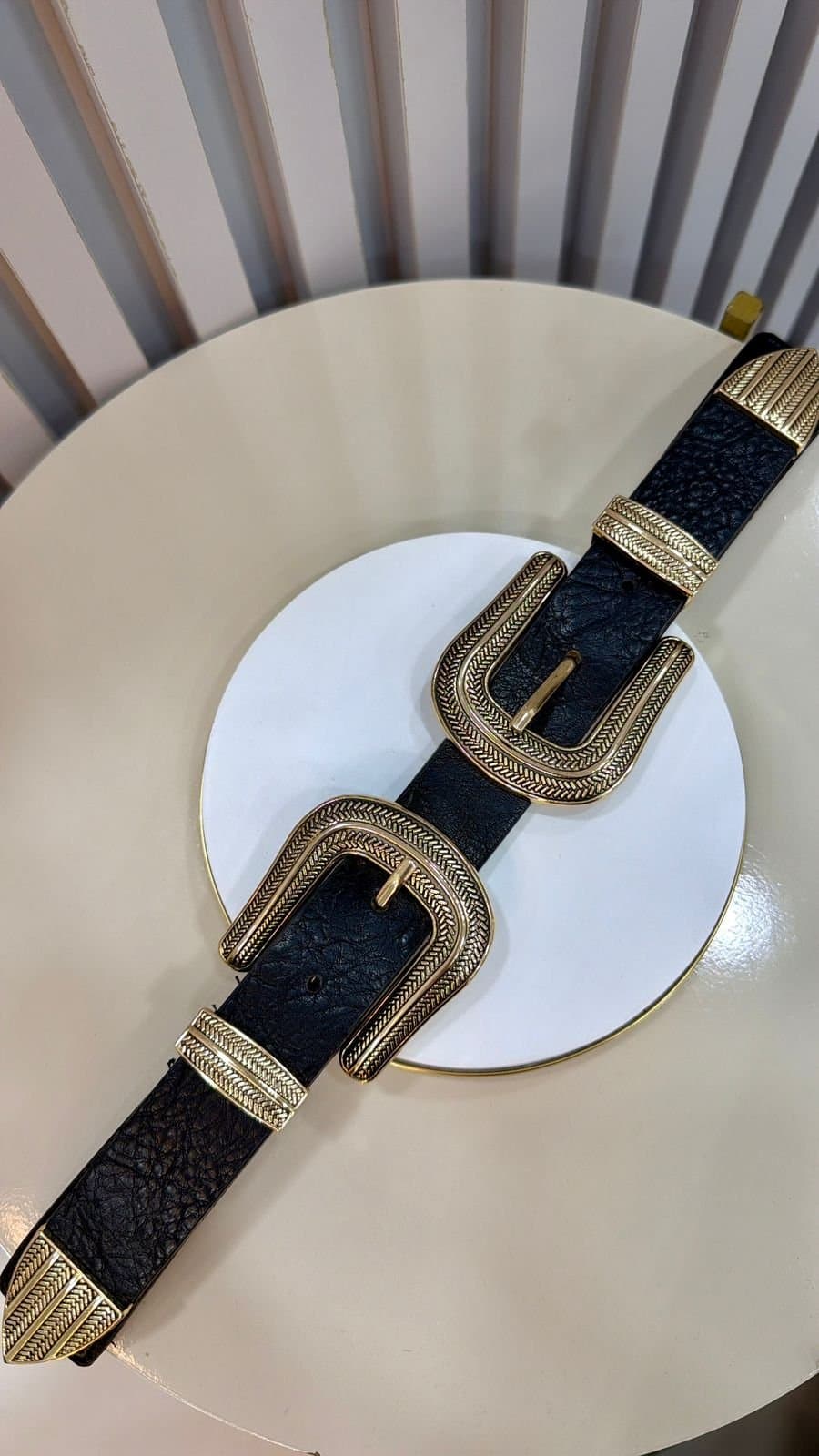 Cinto Preto Elástico 2 Fivelas Dourado