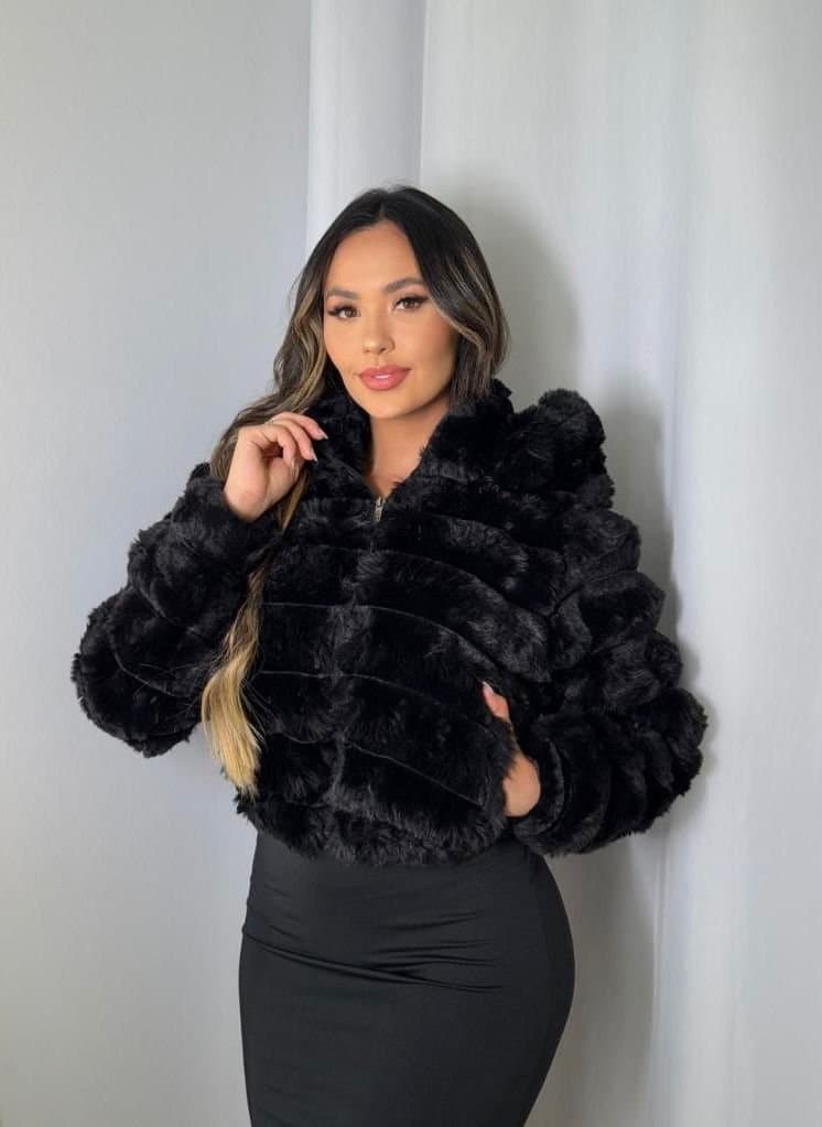 Jaqueta Puffer com Capuz de Pele Peluciada
