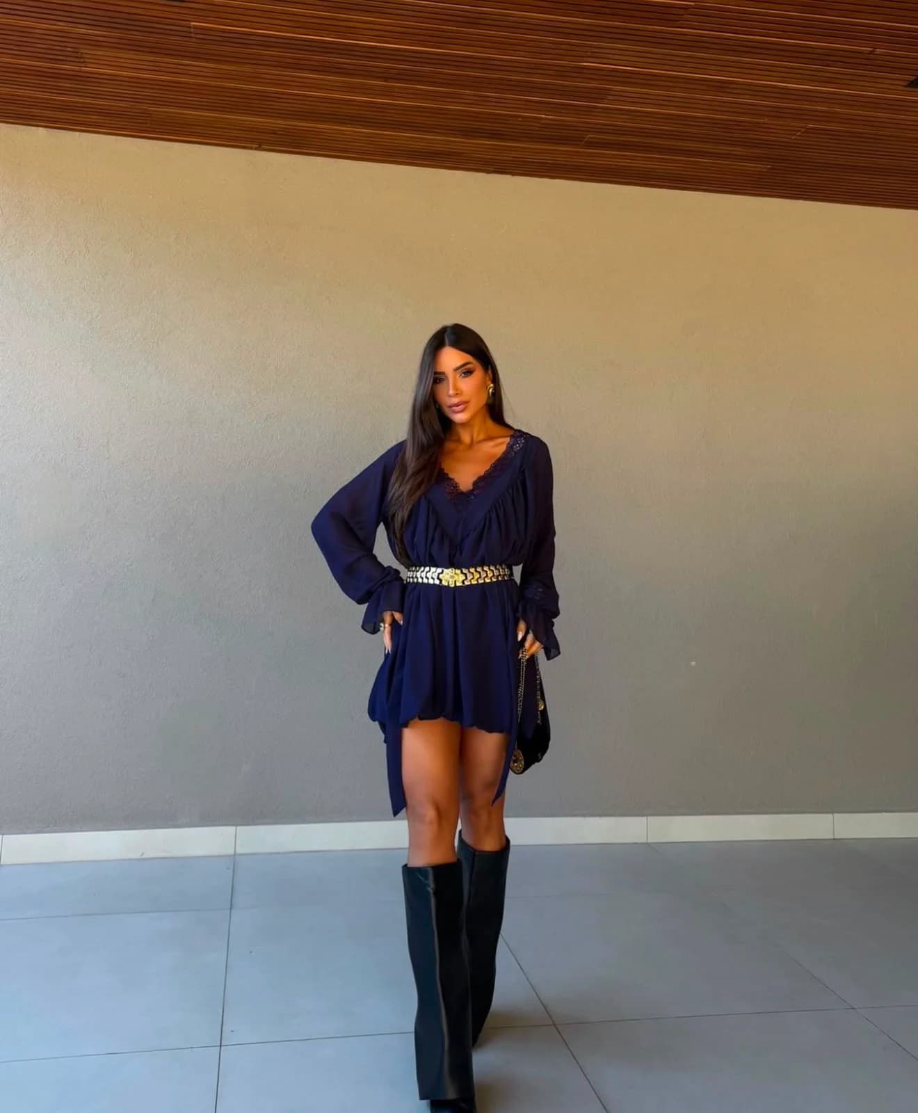 Vestido/macaquinho Amira Decote Rendado