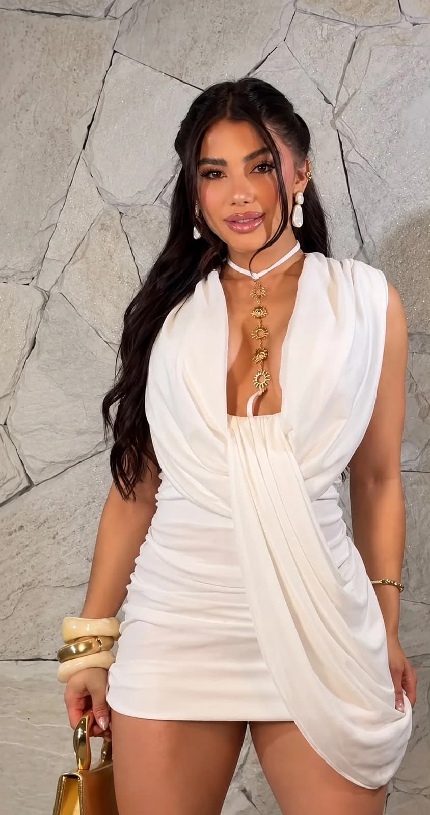 Vestido de Tule com Colar