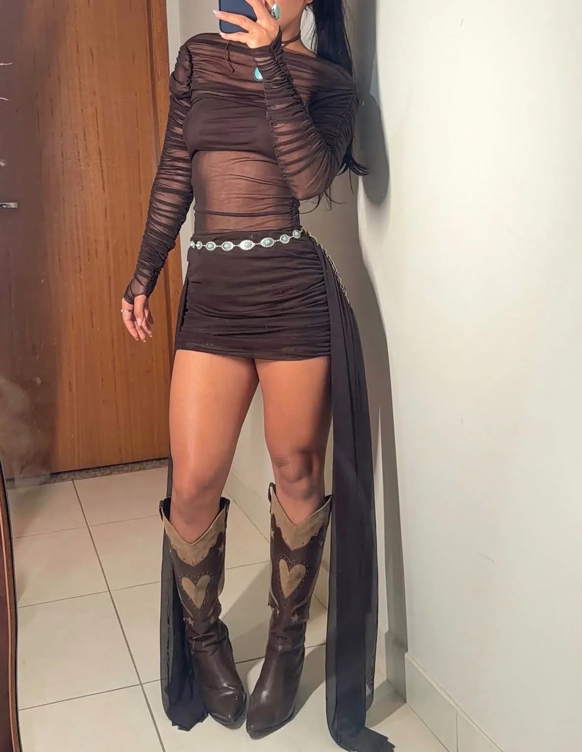 Saia de Tule com Cauda Drapeada