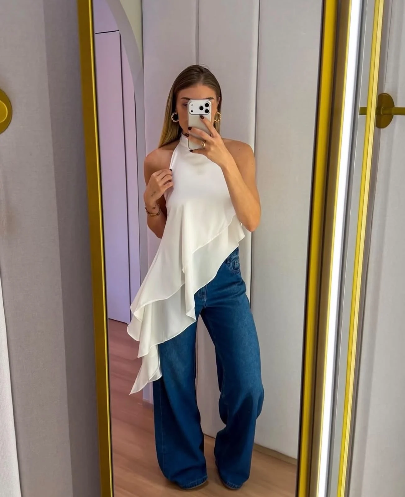 Blusa Bata Assimétrica com Babados