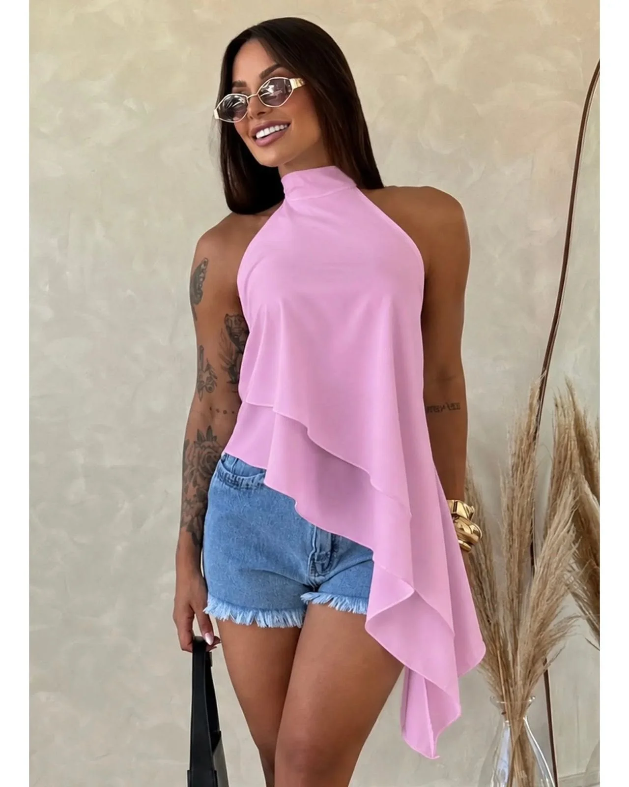 Blusa Bata Assimétrica com Babados