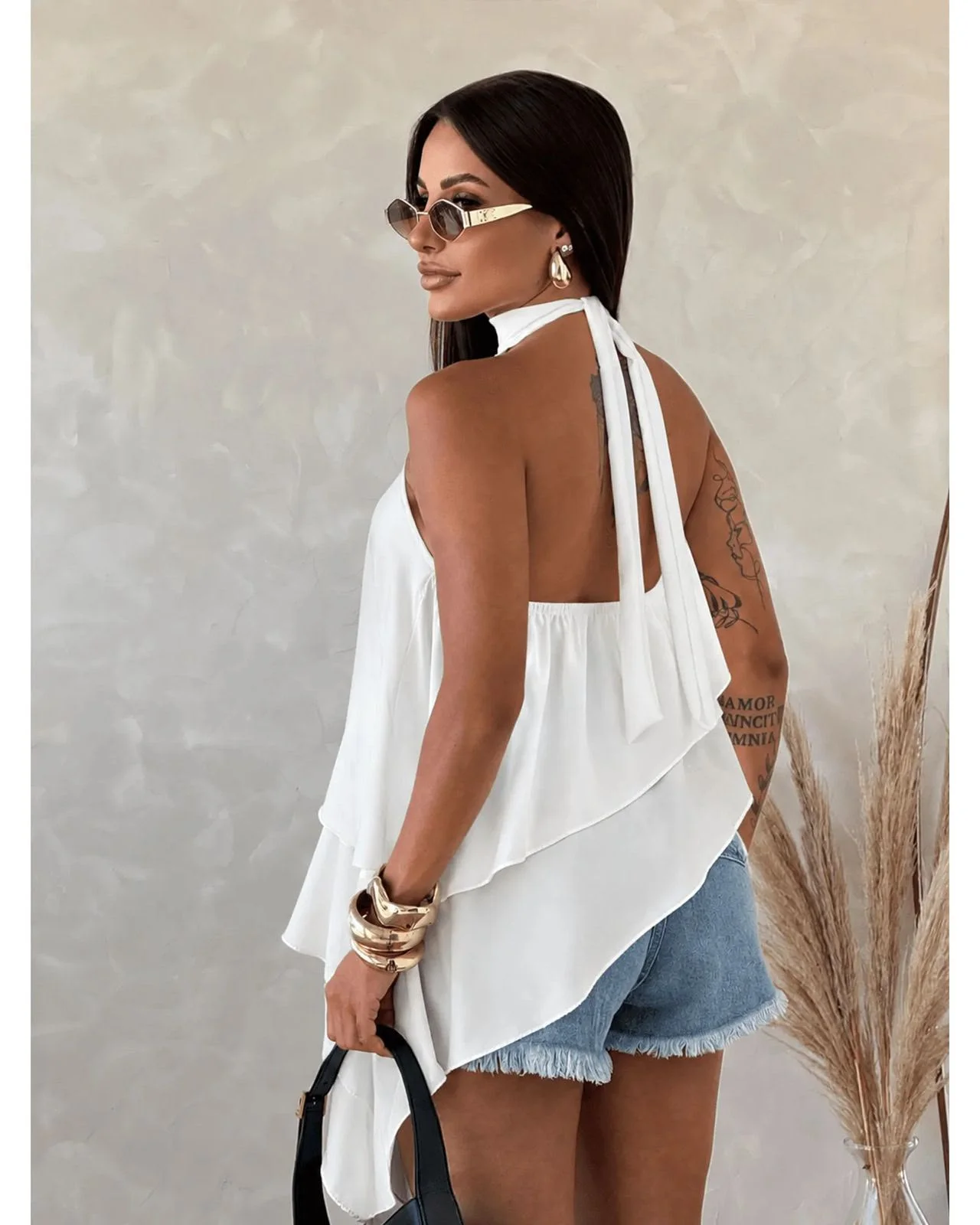 Blusa Bata Assimétrica com Babados