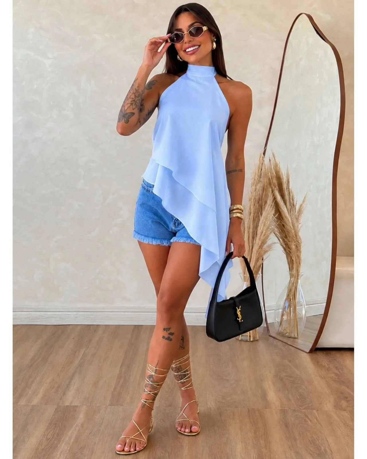 Blusa Bata Assimétrica com Babados