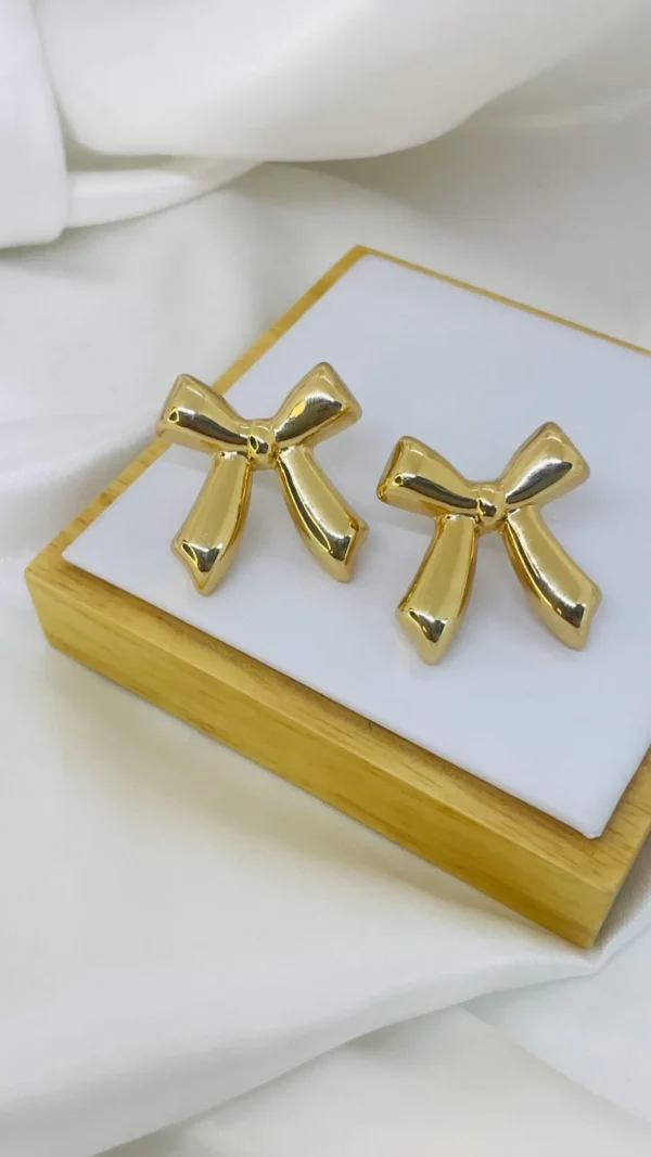 Brinco Tendência Laço Dourado