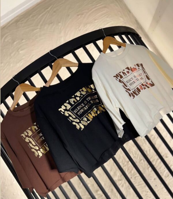 T-shirt Cropped Silence Metalizado - Imagem 2
