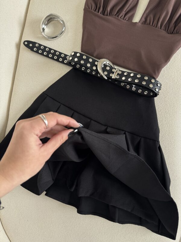 Saia Shorts Alfaiataria Colegial Preto - Imagem 3