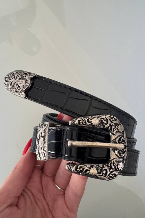 Cinto Preto Fivela Prata Leona