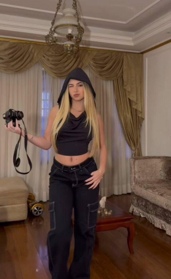 Cropped Com Capuz Gringa Preto - Imagem 4