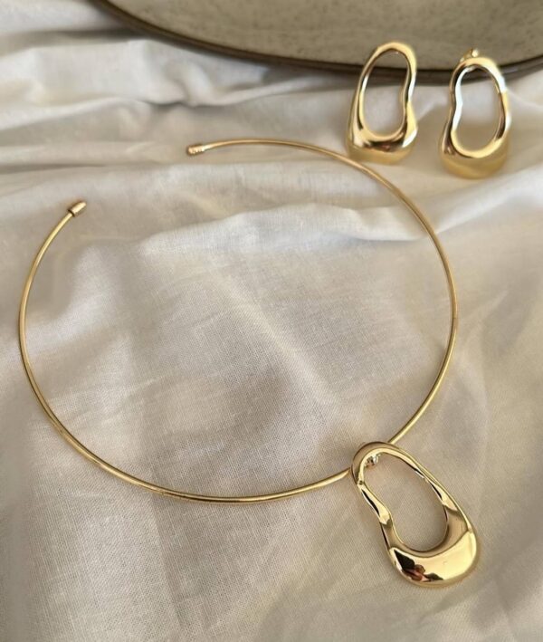 Conjunto Colar Choker + Brincos Orgânicos Dourado