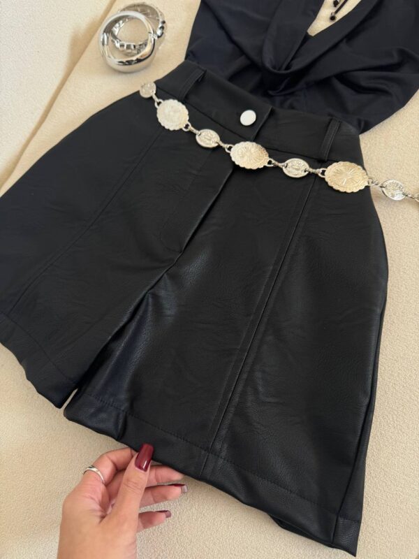 Shorts Courino Raissa Preto - Imagem 2