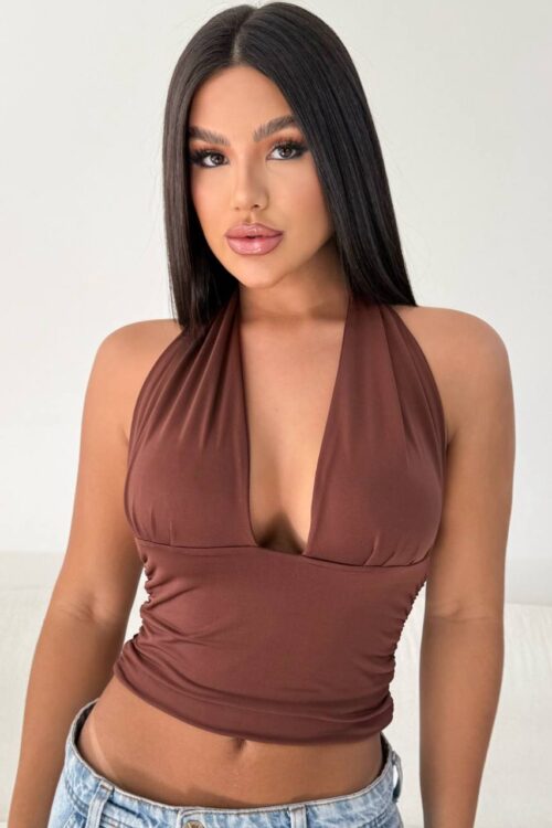 Cropped Livia Multiformas Marrom