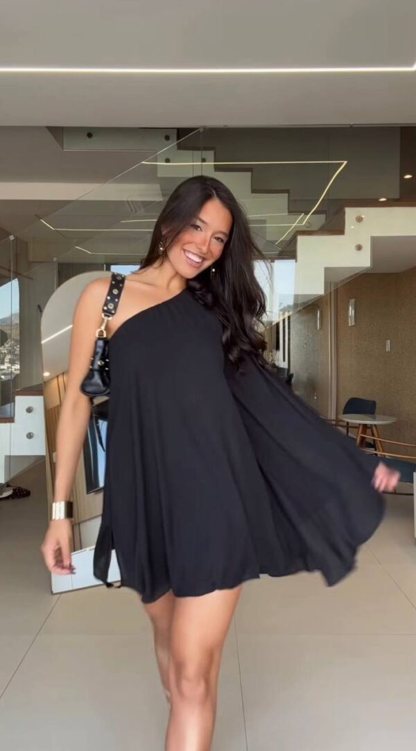 Vestido Macaquinho Crepe Chiffon Manga Única Preto