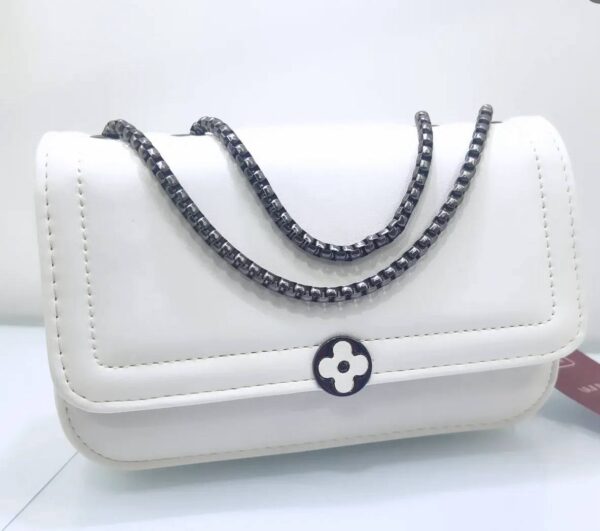 Bolsa Off/branca Trevo - Imagem 3