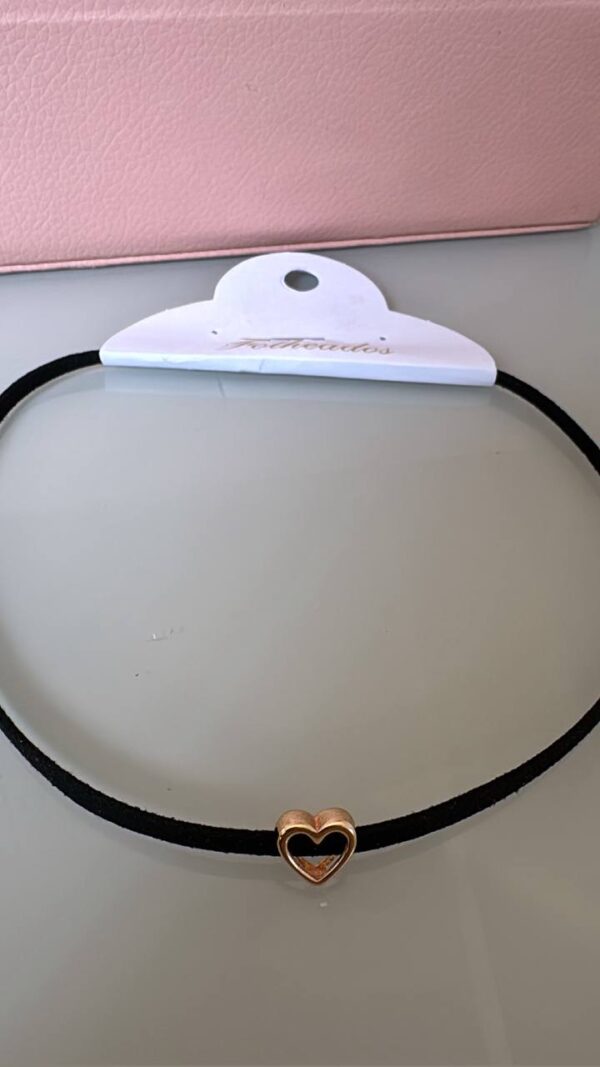 Colar Choker Veludo Preto Com Coração Dourado