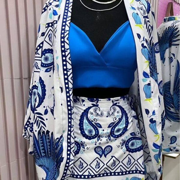 Conjunto De Kimono + Shorts/saia Estampado Azul com Branco - Imagem 4