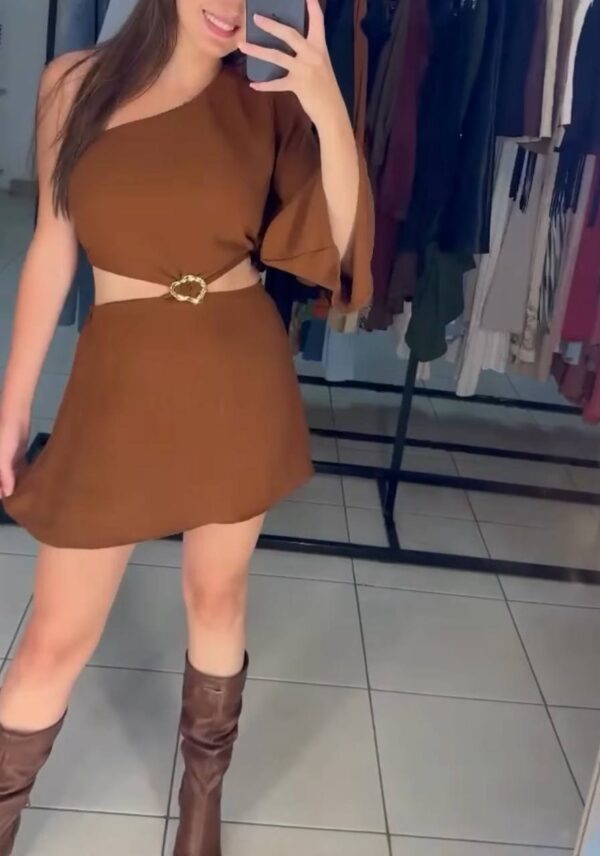 Vestido/macaquinho Manga Única Flare Duna Marrom - Imagem 2